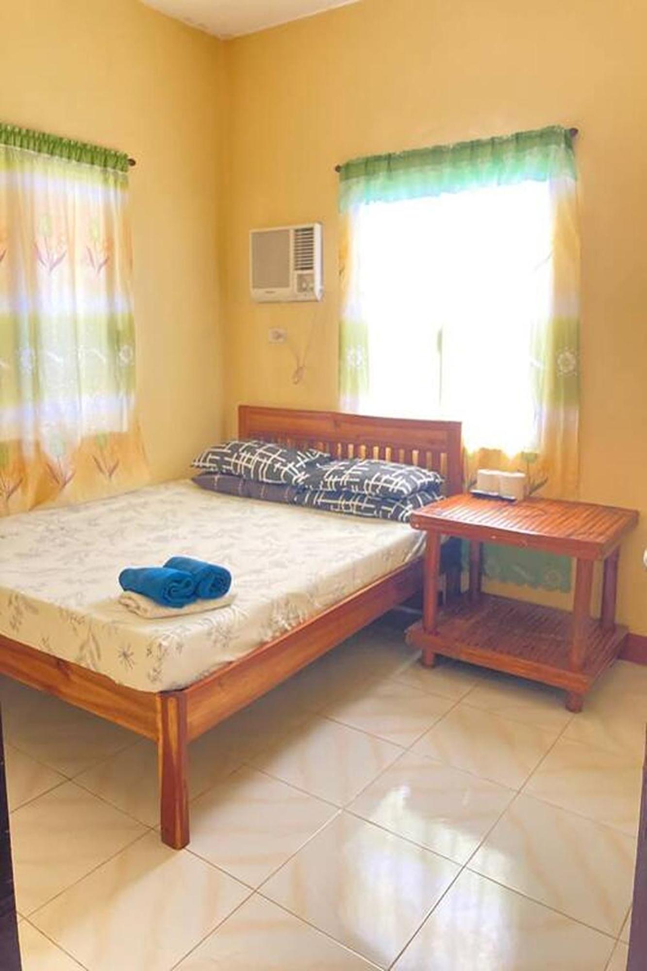 Larosa Hostel Bed&Breakfast Puerto Princesa Exterior foto