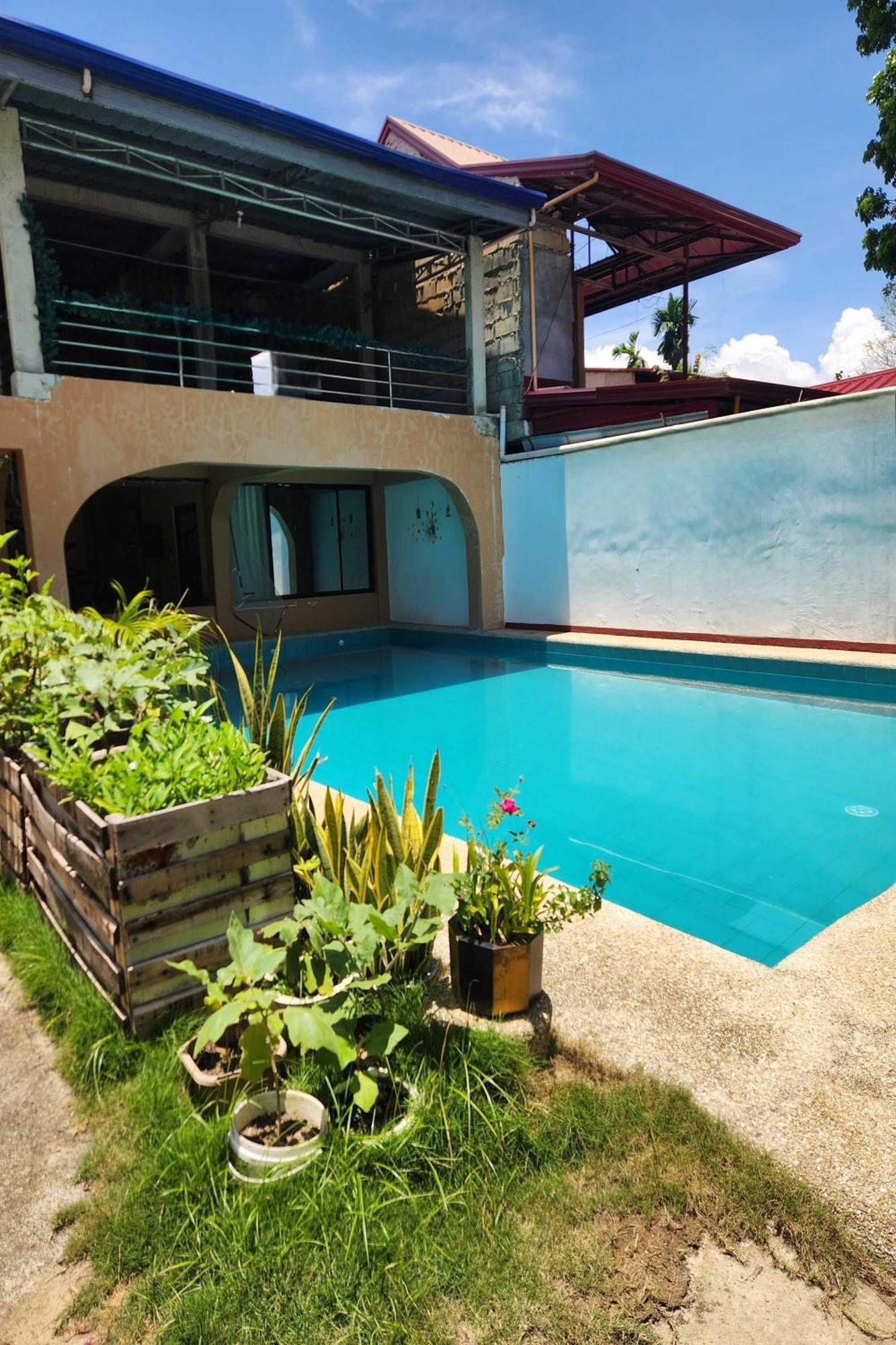 Larosa Hostel Bed&Breakfast Puerto Princesa Exterior foto